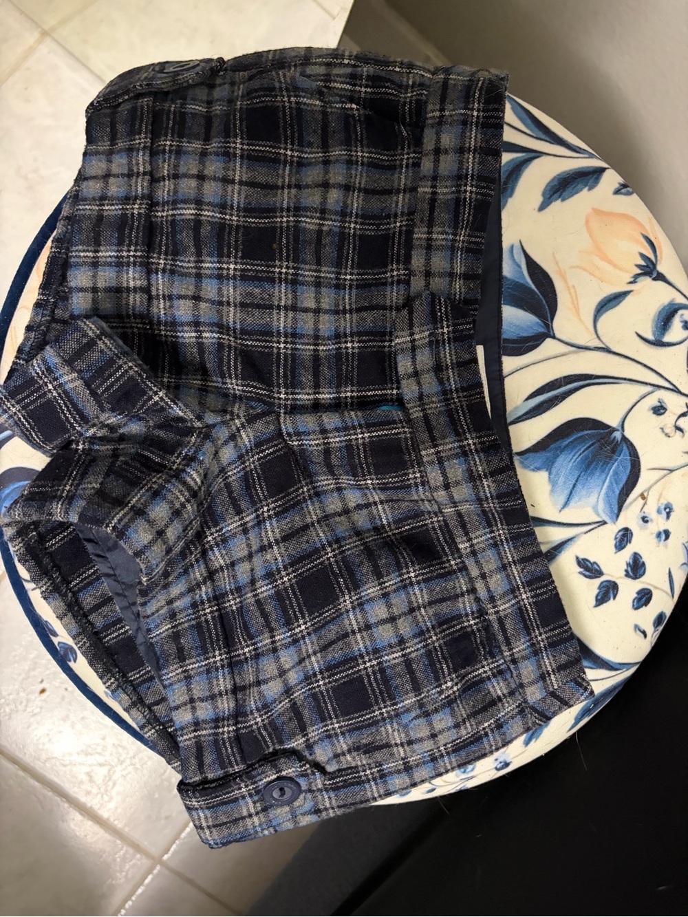 Aeropostale Boys Navy and Light Blue Plaid Shorts